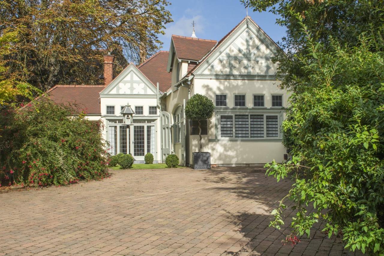 Beautiful Secluded 2 Bedroom Coach House Holiday home *