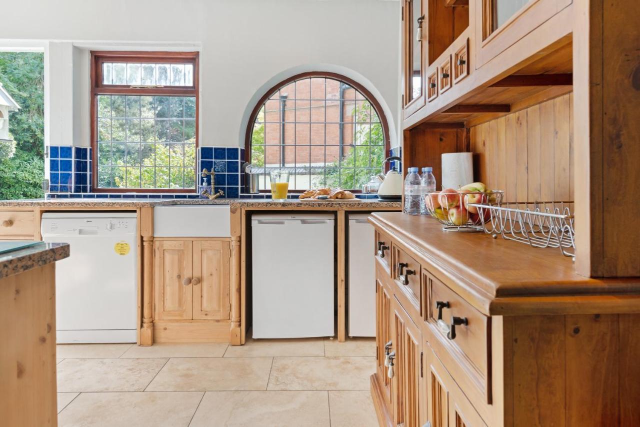 Beautiful Secluded 2 Bedroom Coach House Nottingham