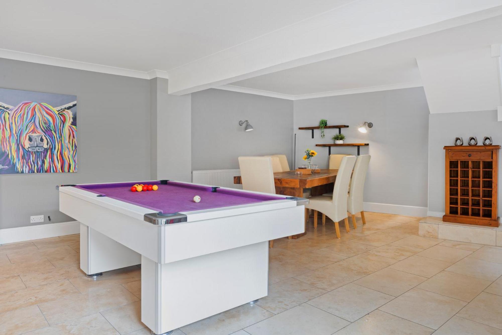 Beautiful Secluded 2 Bedroom Coach House *
